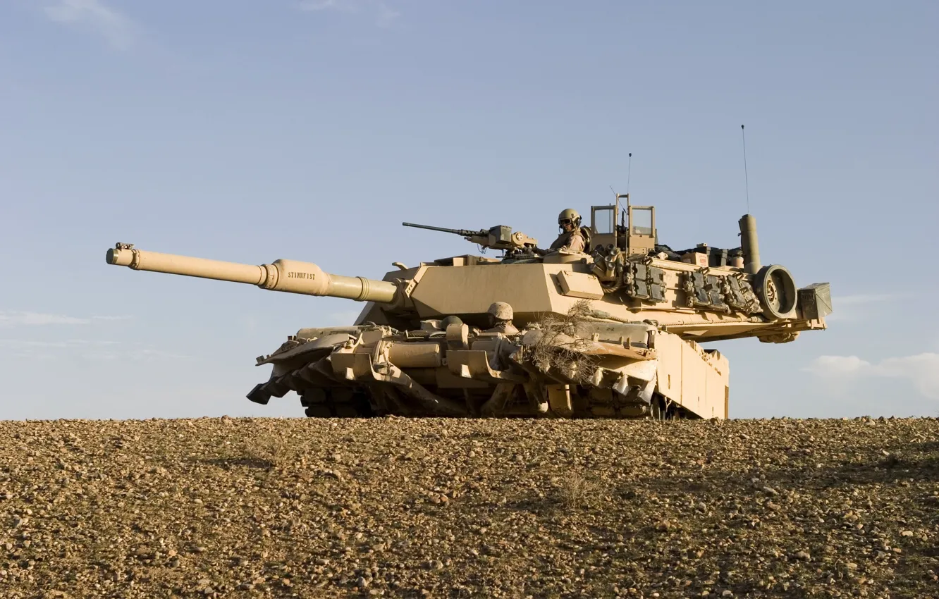 Фото обои пустыня, антенна, танк, камуфляж