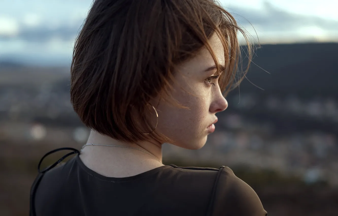 Фото обои взгляд, девушка, спина, цепочка, Aleks Five