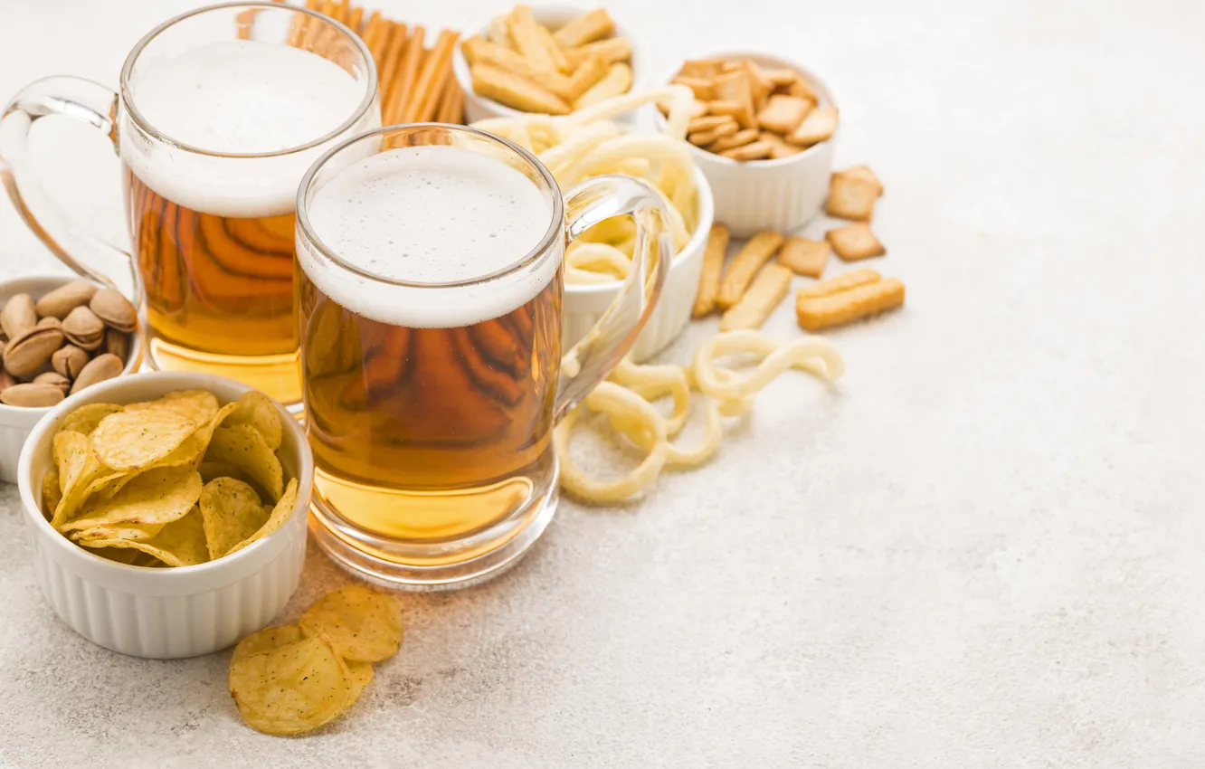 Фото обои angle, beer, tasty, mugs, snacks