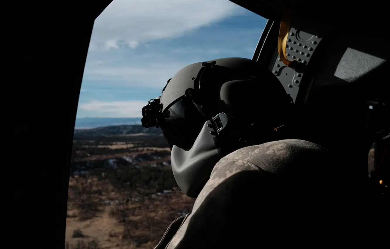 Фото обои солдат, вертолет, шлем