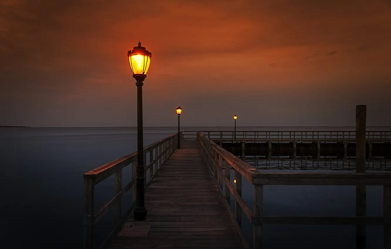 Фото обои море, ночь, мост, светильники
