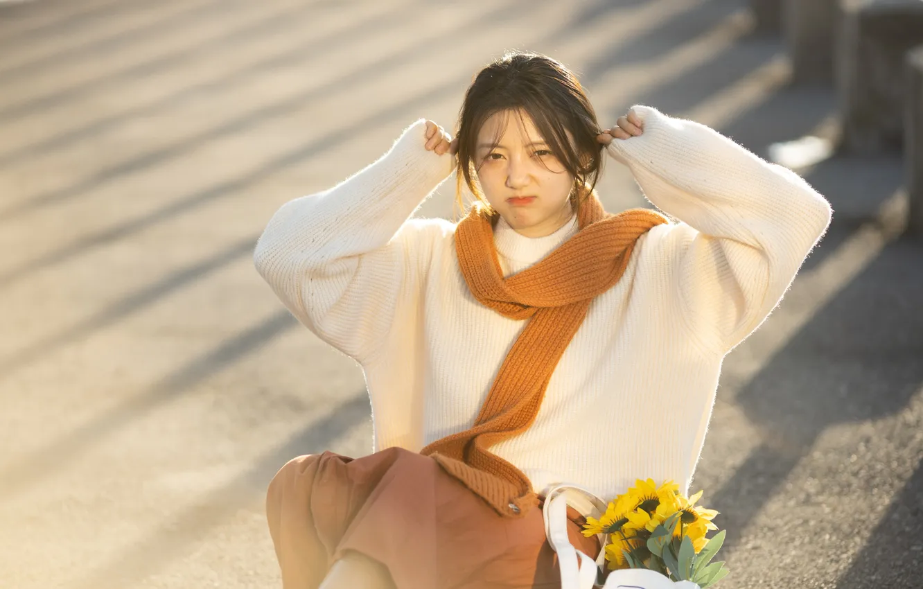 Фото обои Beautiful, Asian, Model, Flower, Woman, Road, Pretty, Sitting