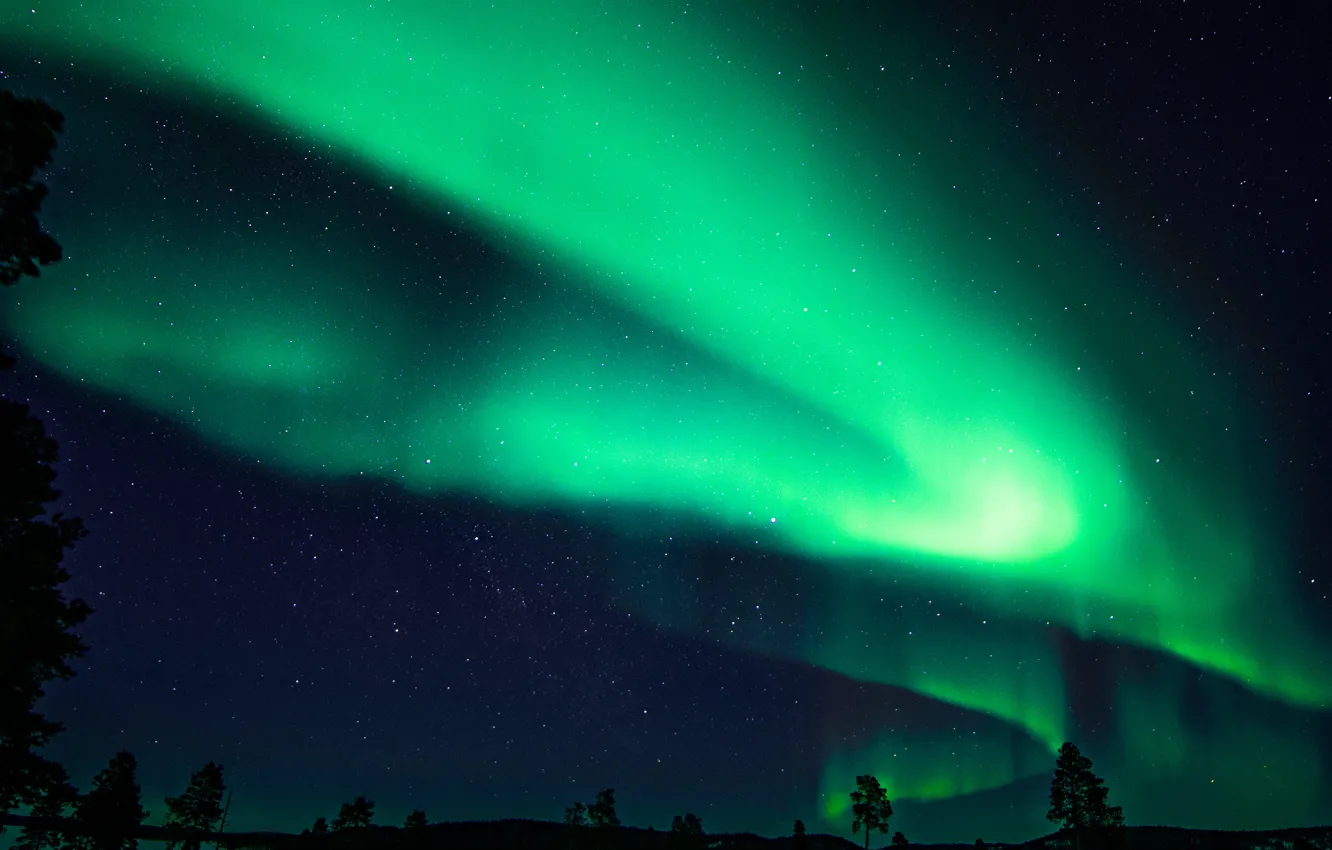 Фото обои небо, звезды, ночь, северное сияние, Финляндия