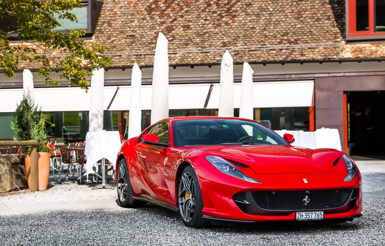Фото обои Ferrari, red, yard, Superfast, 812