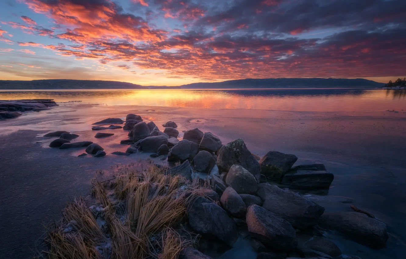 Фото обои озеро, восход, камни, рассвет, утро, Норвегия, Norway, озеро Тюрифьорд