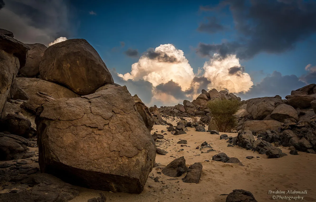 Фото обои песок, небо, облака, природа, камни