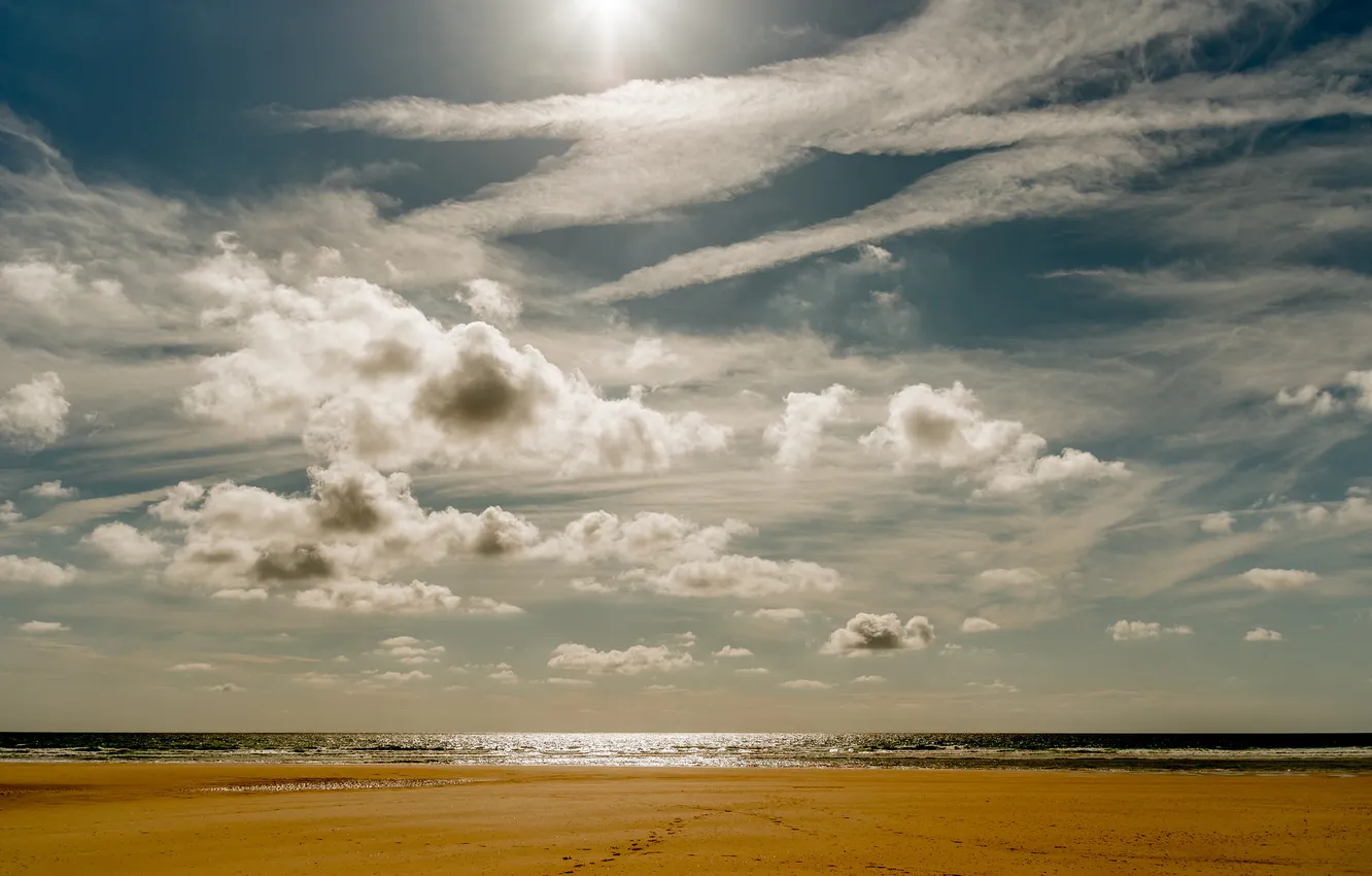 Фото обои море, пляж, небо, солнце, облака, горизонт