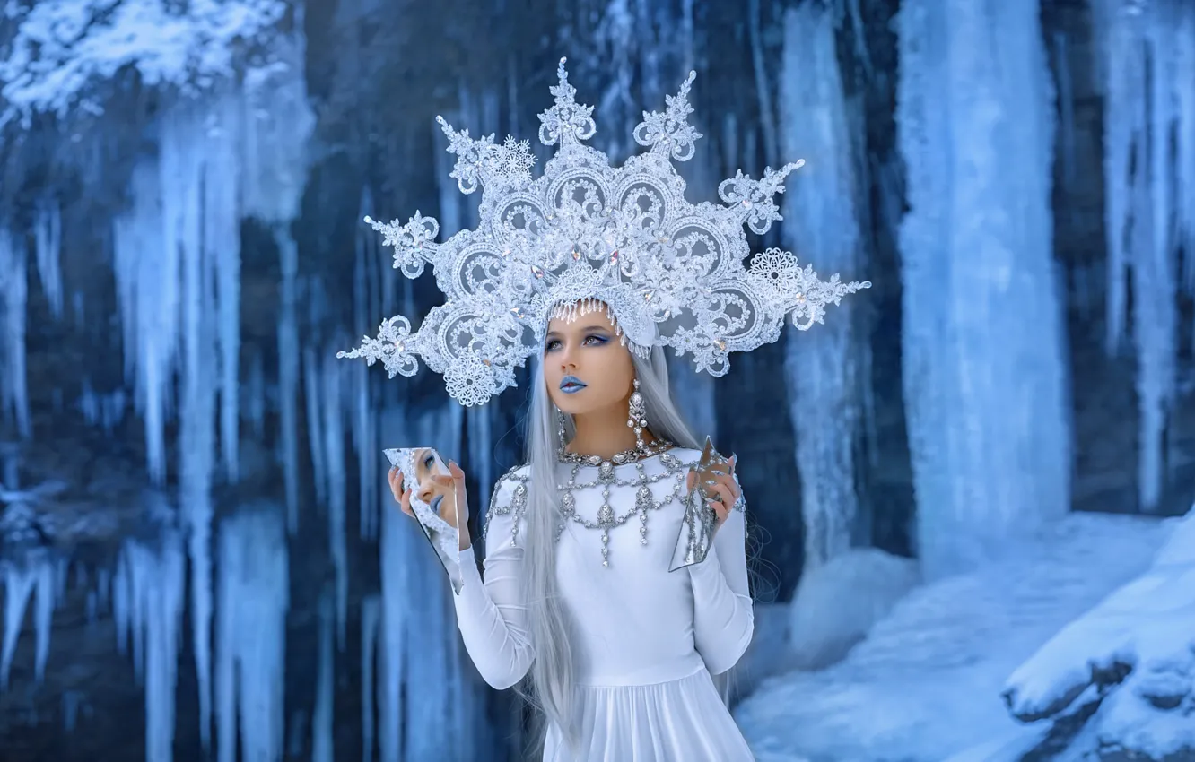 Фото обои лед, взгляд, девушка, волосы, корона, зеркало, водопады, королева