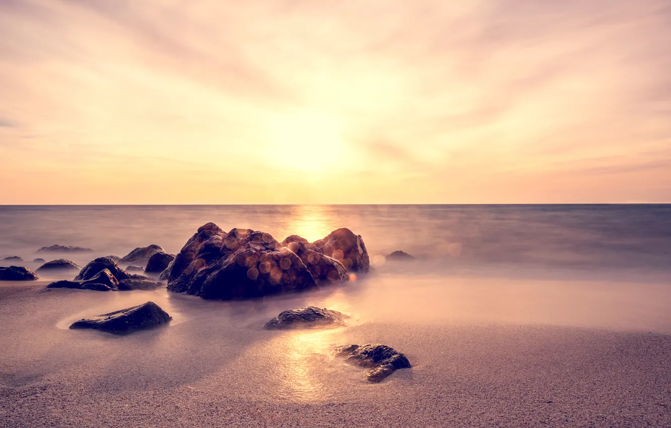 Фото обои песок, море, закат, камни