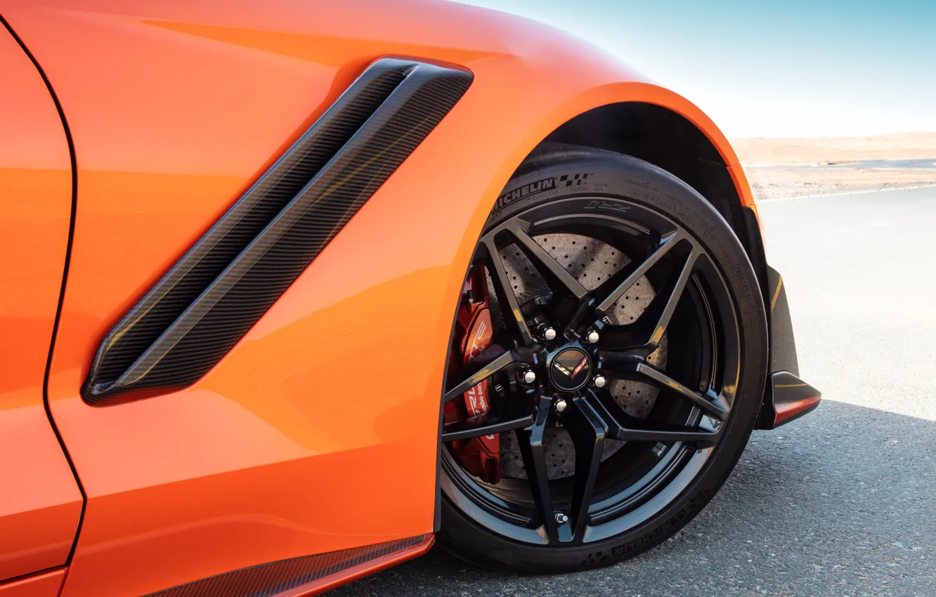 Фото обои оранжевый, колесо, Corvette, Chevrolet, ZR1, 2019