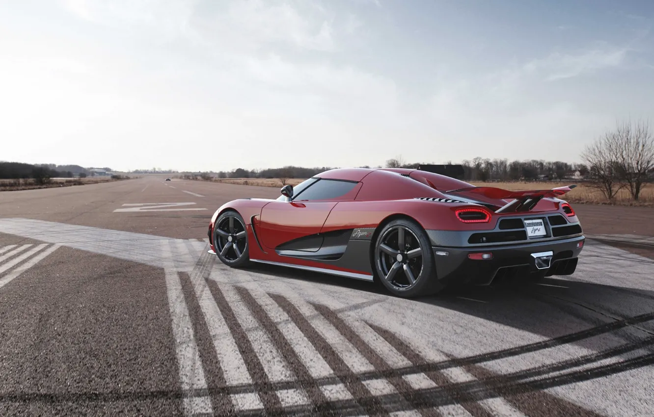 Фото обои небо, красный, Koenigsegg, суперкар, вид сзади, гиперкар, агера р, кёнигсегг