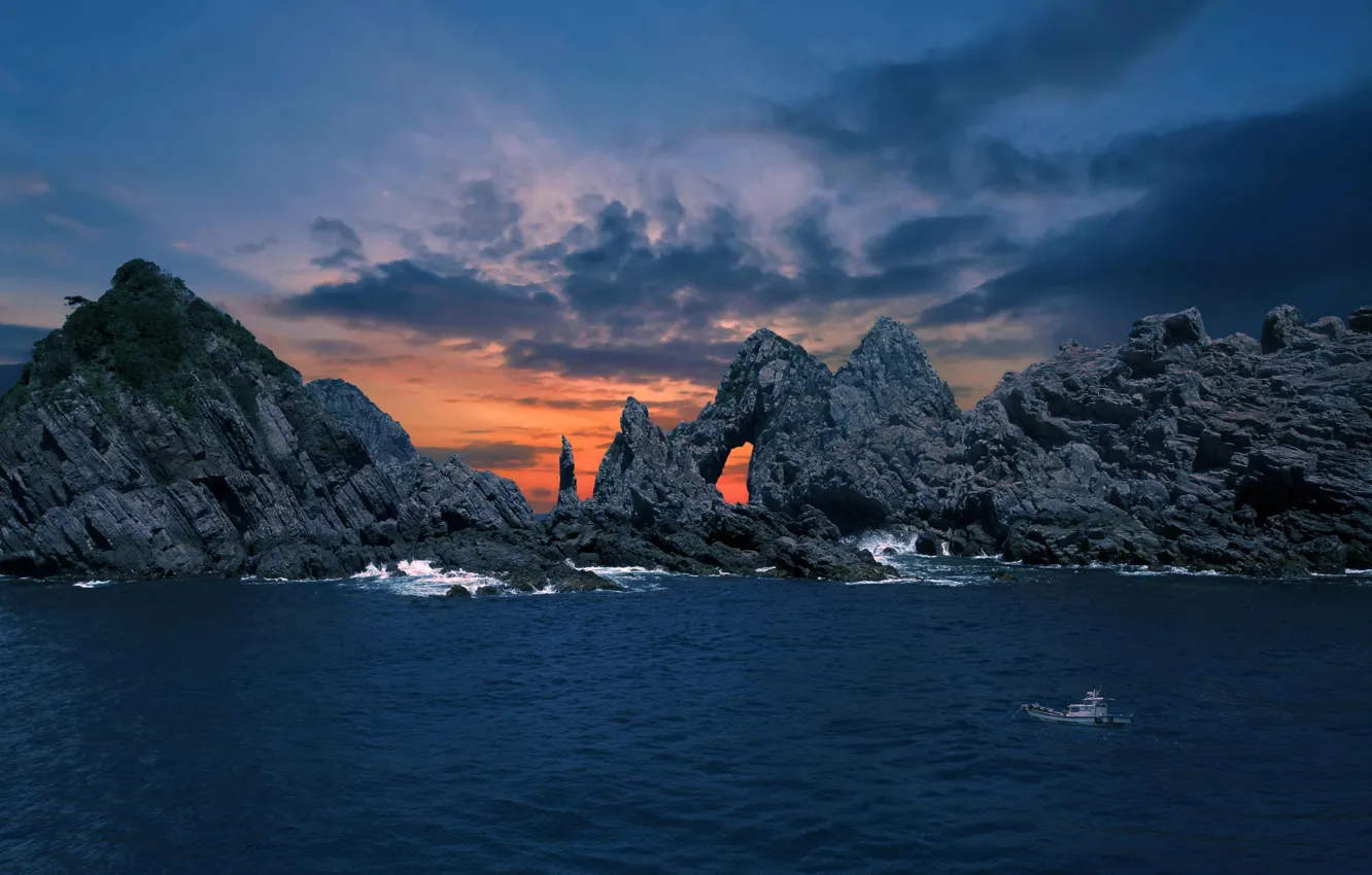 Фото обои море, пейзаж, закат, тучи, природа, скалы, лодка, Корея