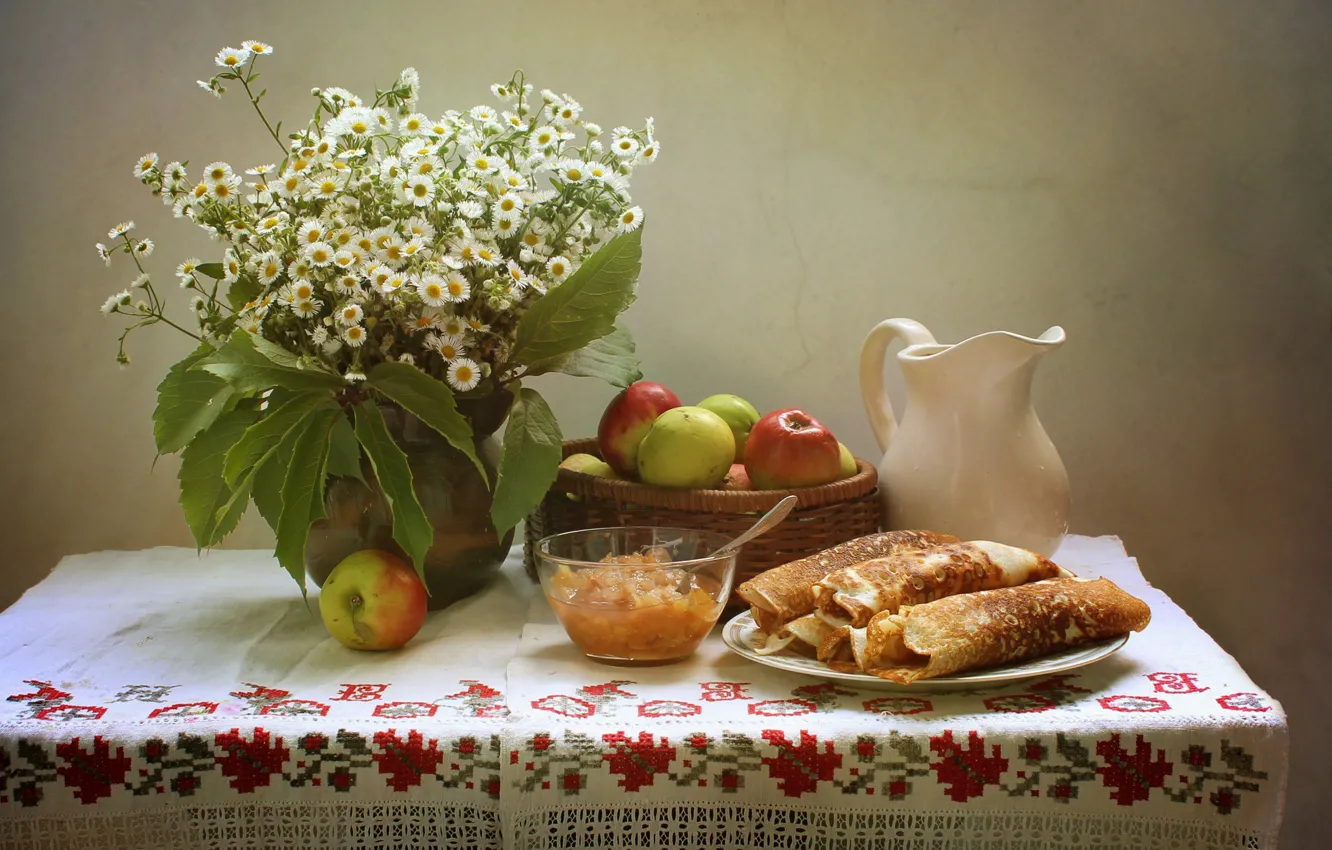 Фото обои лето, цветы, яблоки, август, кувшин, натюрморт, блины, яблочный спас