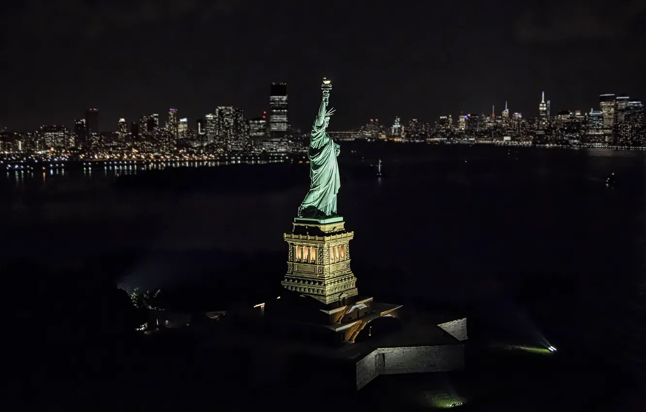 Фото обои Life, New York City, Statue of Liberty