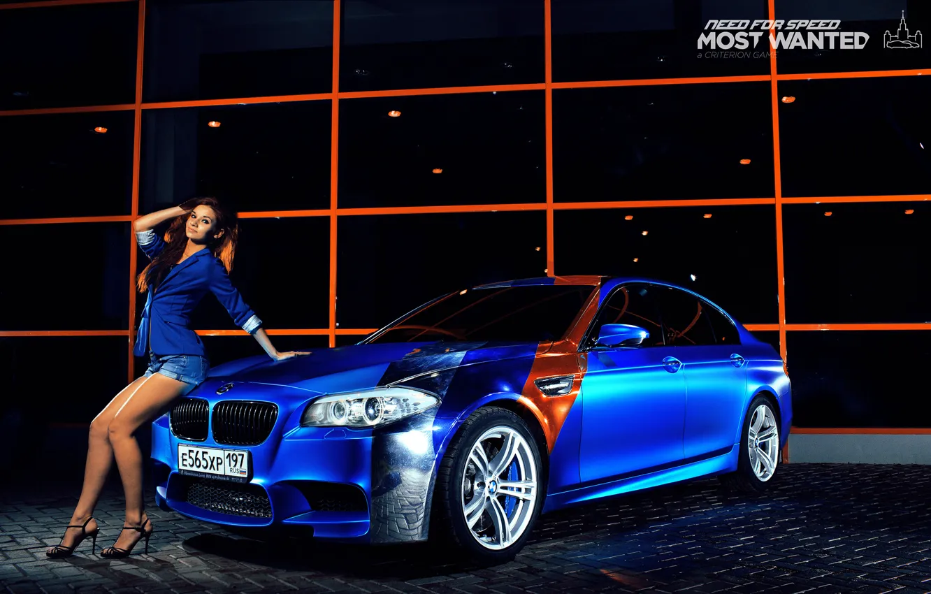 Фото обои девушка, bmw, бмв, ножки, синяя, nfs, most wanted, smotra