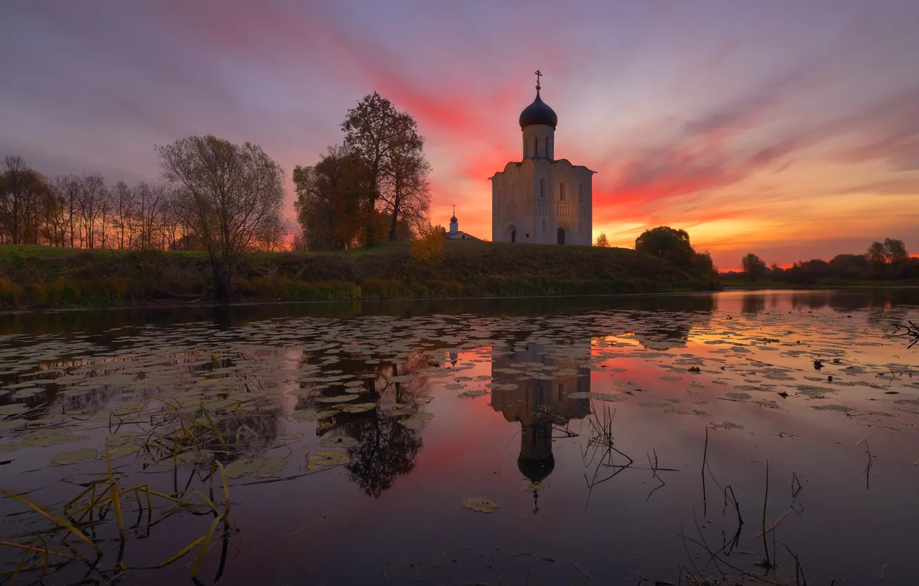 Фото обои осень, деревья, пейзаж, закат, природа, река, церковь, храм