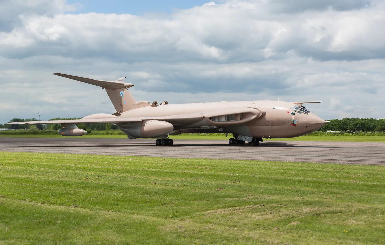 Фото обои бомбардировщик, реактивный, стратегический, Handley Page Victor, XM715