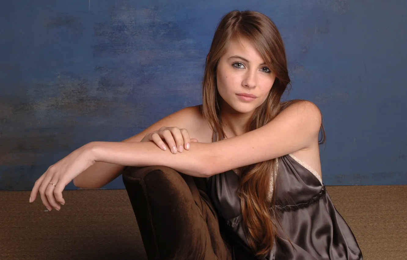 Фото обои взгляд, девушка, руки, платье, Willa Holland