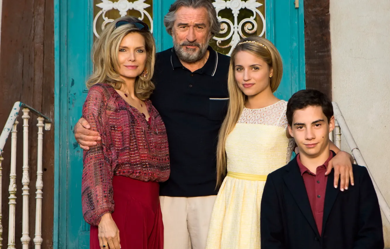 Фото обои Dianna Agron, Robert De Niro, John D'Leo, The Family, Малавита, Michelle Pfeiffer