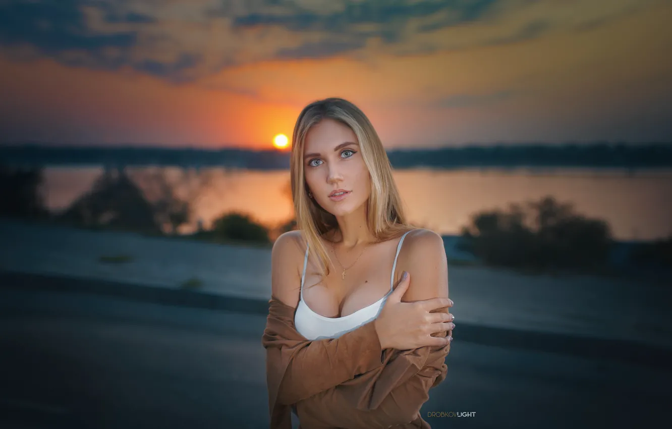 Фото обои грудь, взгляд, солнце, закат, Девушка, блондинка, Alexander Drobkov-Light, Анастасия Попова