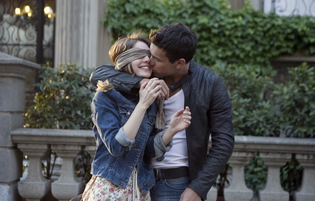 Фото обои девушка, любовь, поцелуй, объятия, парень, lovers, Mario Casas, embrace