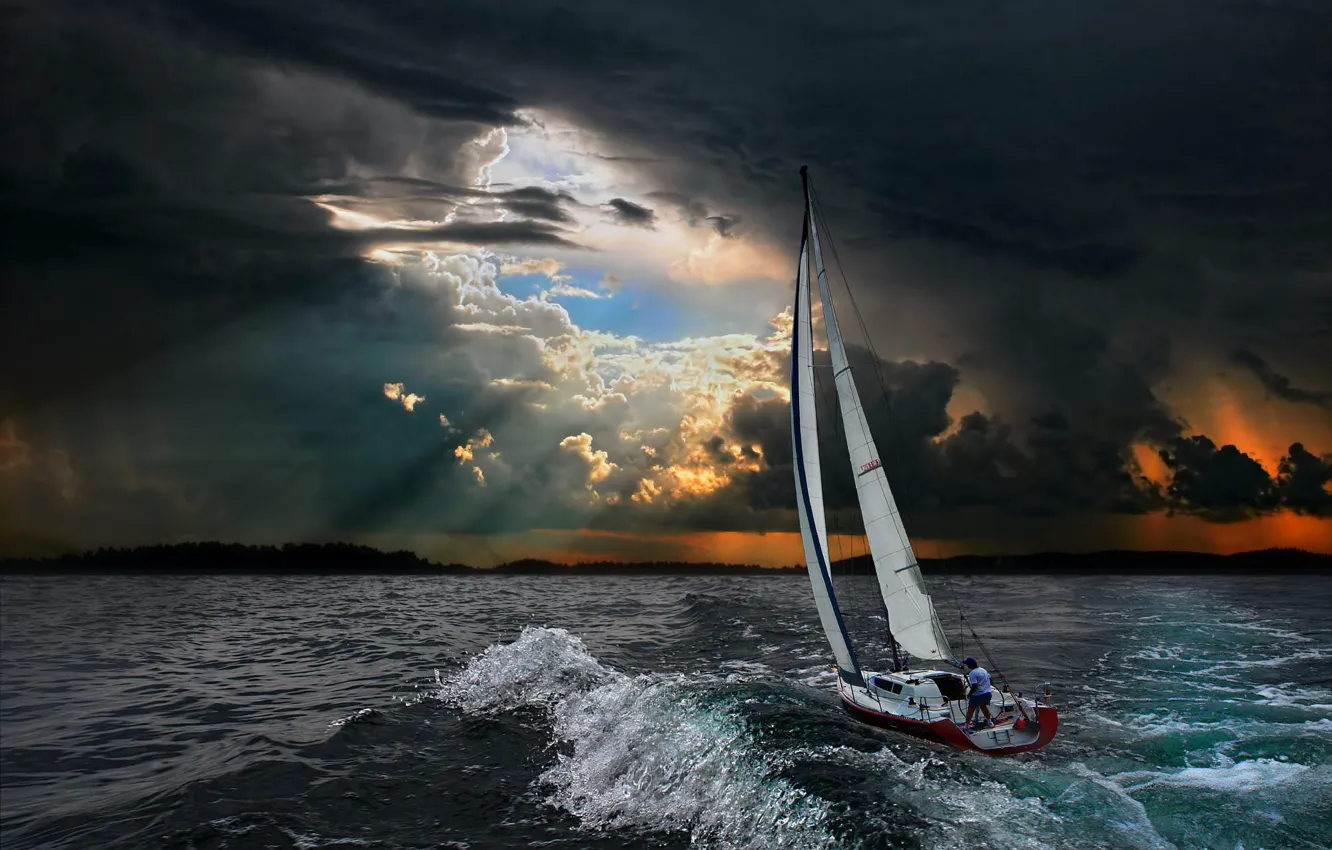 Фото обои море, волны, пейзаж, тучи, шторм, яхта