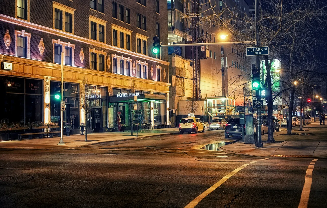 Фото обои дорога, свет, машины, ночь, город, люди, улица, здания