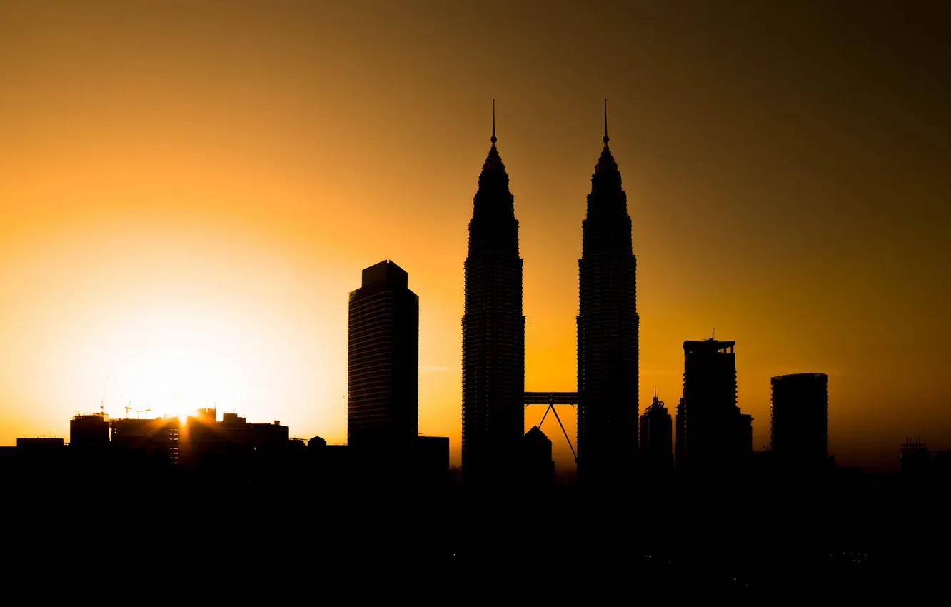 Фото обои небо, закат, город, башня, силуэт, Малайзия, Куала-Лумпур, Petronas Twin Towers