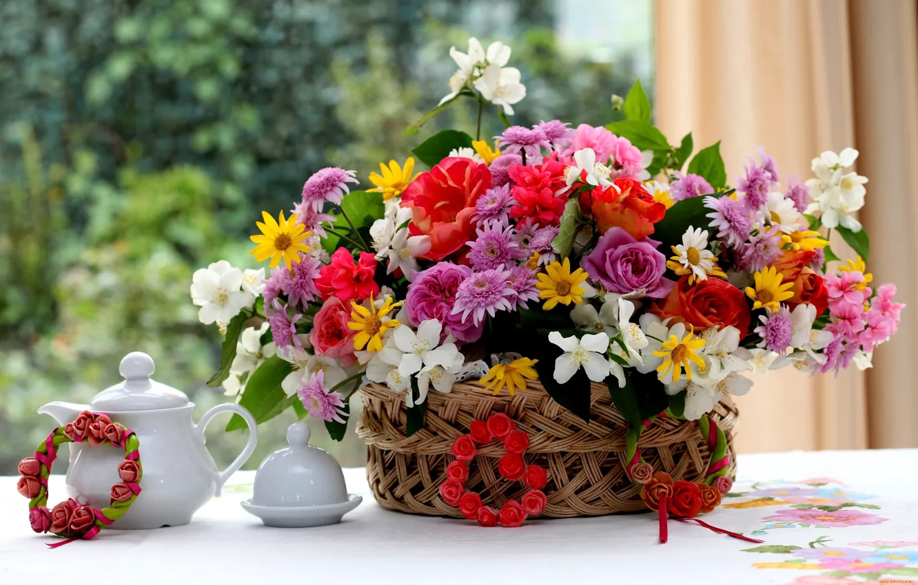 Фото обои розы, букет, чайник, корзинка, композиция, жасмин, герань