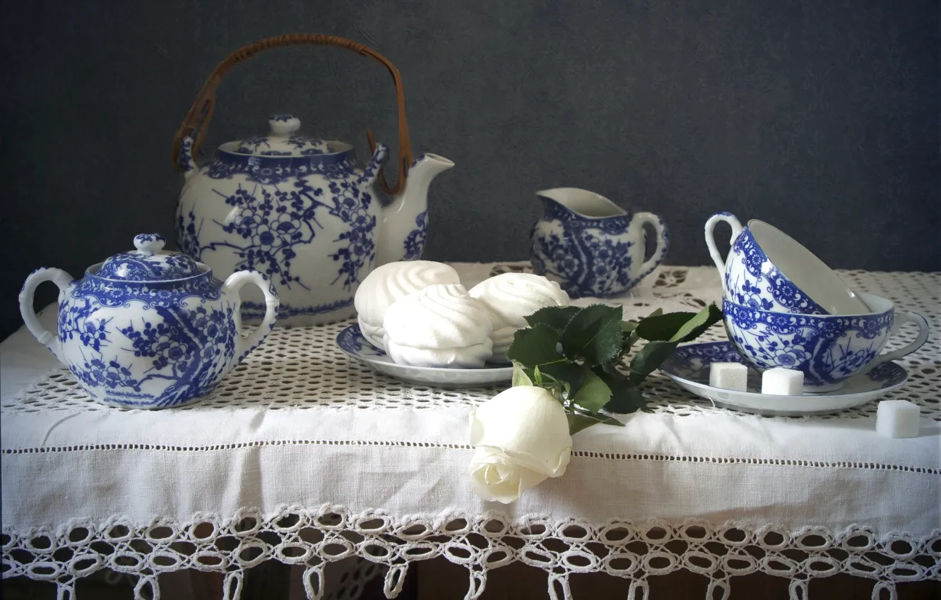 Фото обои роза, чайник, чашки, посуда, сахар, натюрморт, зефир