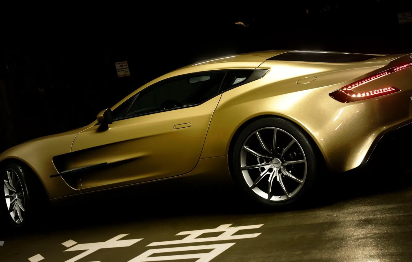 Фото обои Aston Martin, One 77, Gold (Metal)
