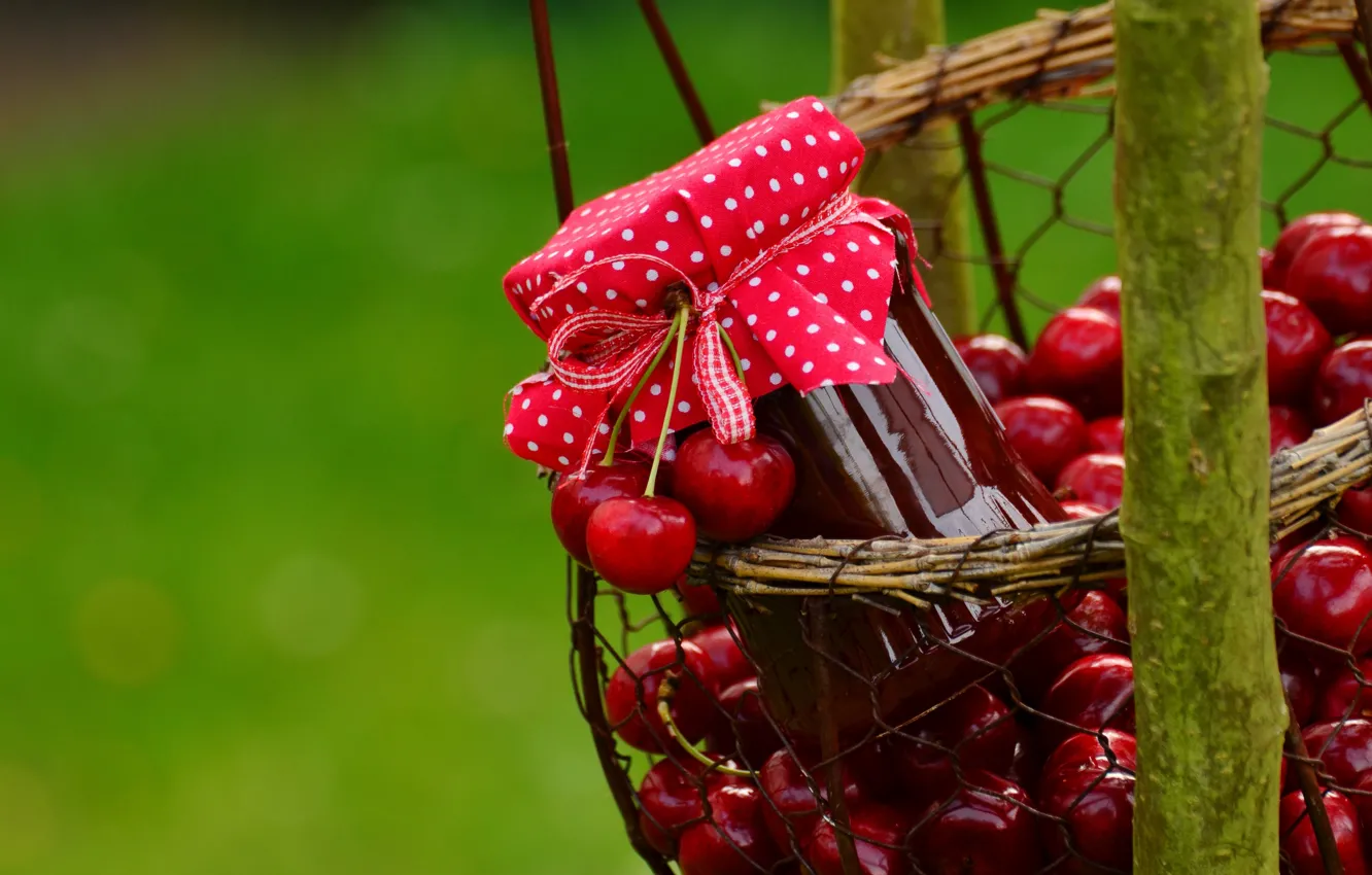 Фото обои красный, природа, вишня, ягоды, сетка, корзина, сладость, еда