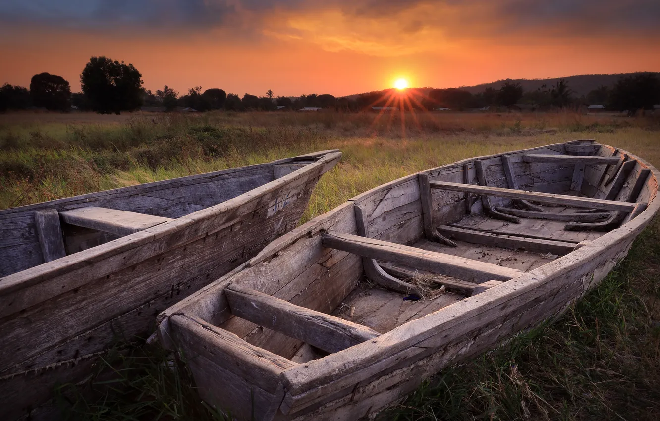 Фото обои поле, закат, лодки