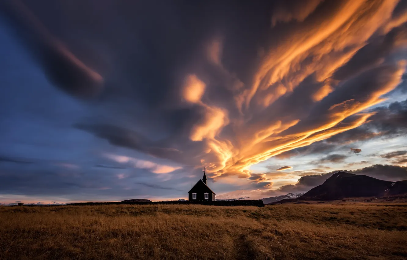 Фото обои небо, облака, горы, вечер, церковь, храм, Исландия