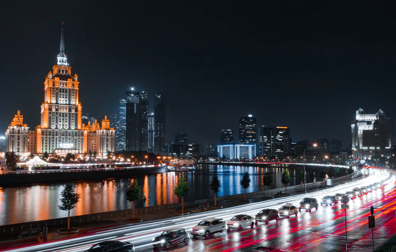 Фото обои дорога, авто, машины, река, здания, Москва, Россия, ночной город