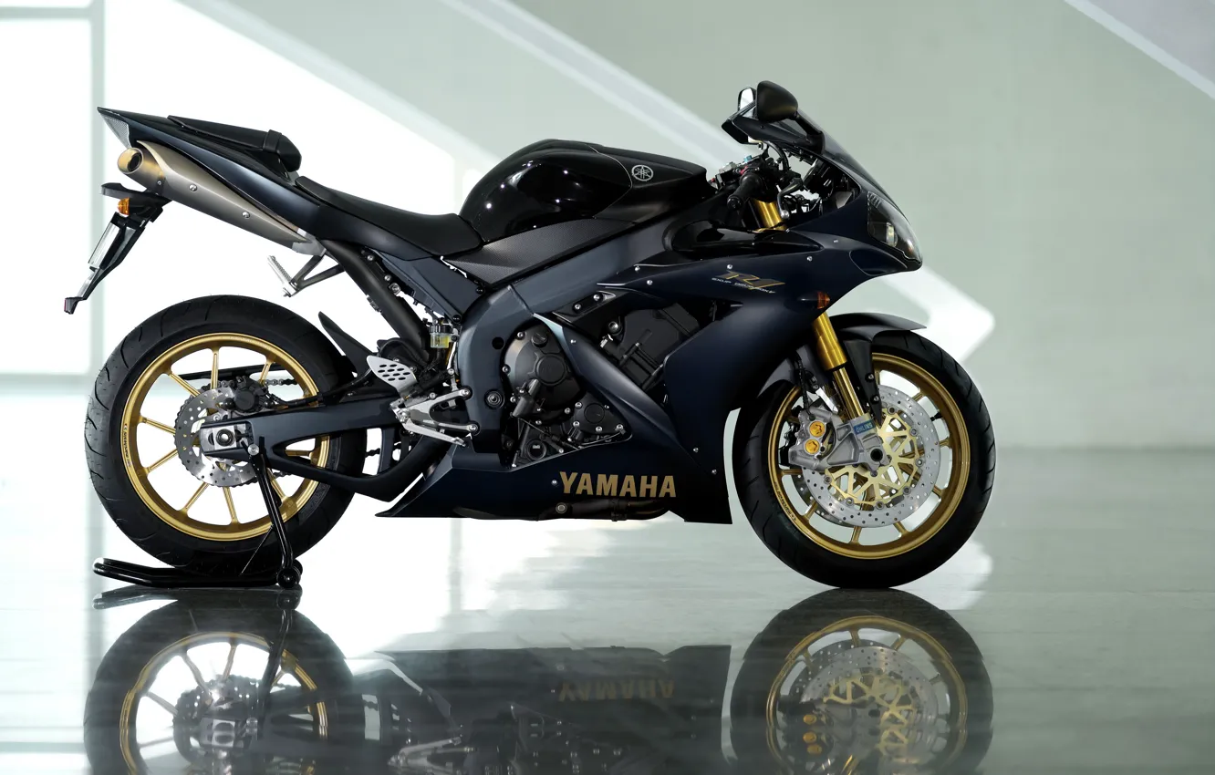 Фото обои отражение, чёрный, мотоцикл, Yamaha, black, ямаха, YZF-R1