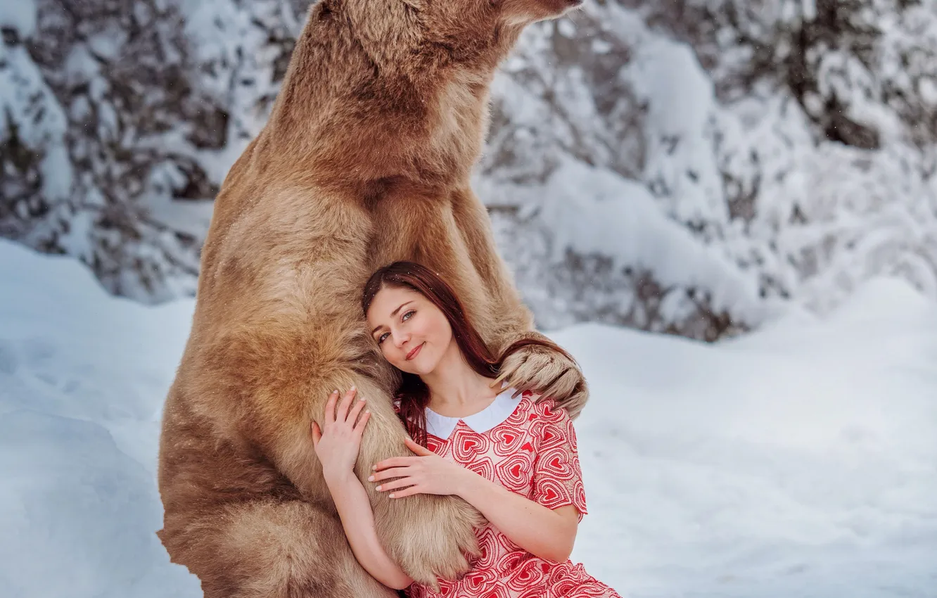 Фото обои зима, иней, лес, девушка, снег, ветки, природа, улыбка
