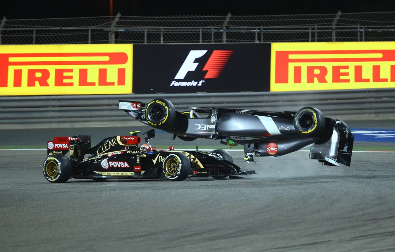 Фото обои Crash, Formula 1, Crazy, Bahrain