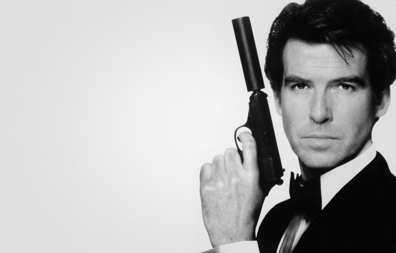 Фото обои пистолет, агент 007, james bond, Pierce Brosnan, Пирс Броснан, джеймс бонд