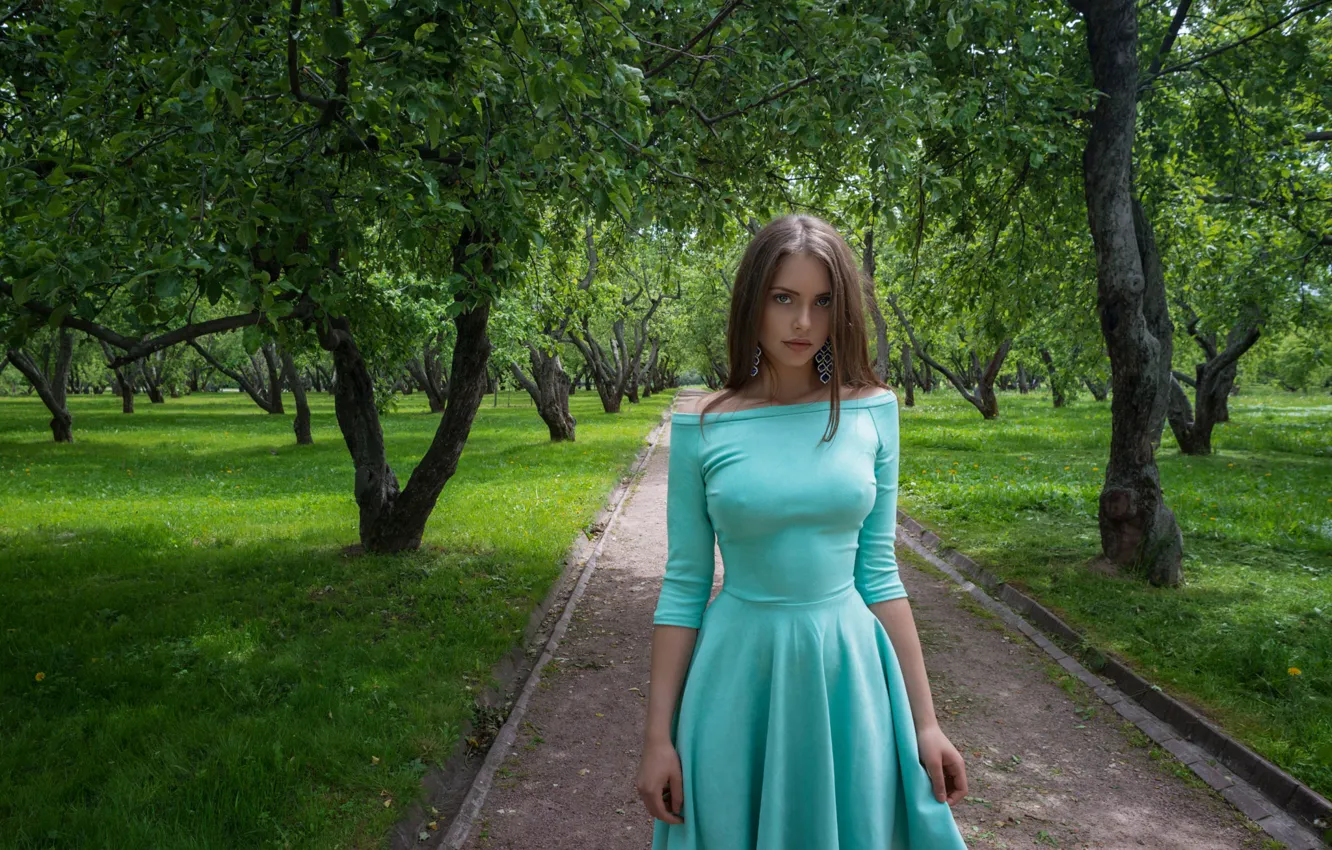 Фото обои взгляд, девушка, деревья, природа, парк, фигура, платье, Eugene Balin