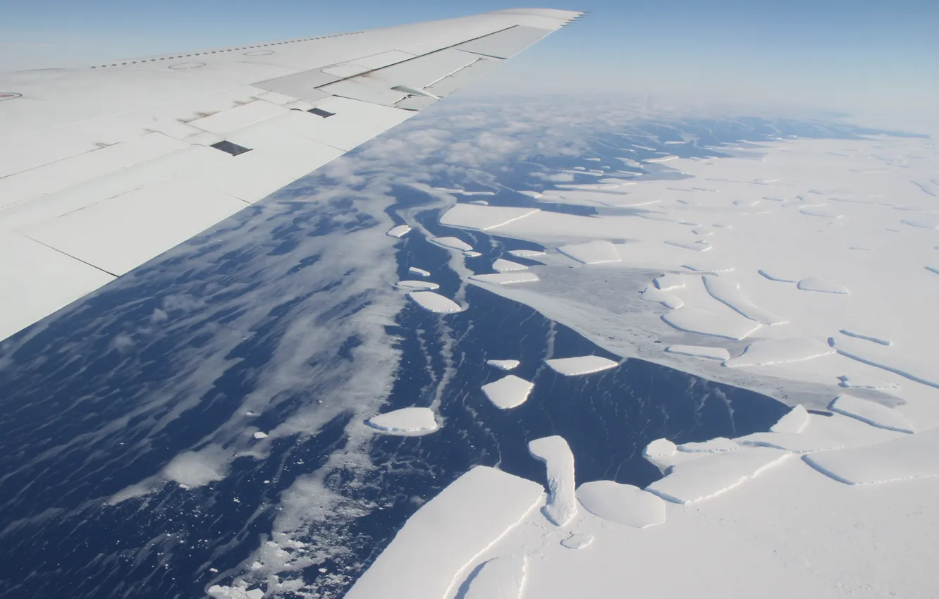 Фото обои небо, крыло, льды, самолёт, Антарктический шельфовый ледник