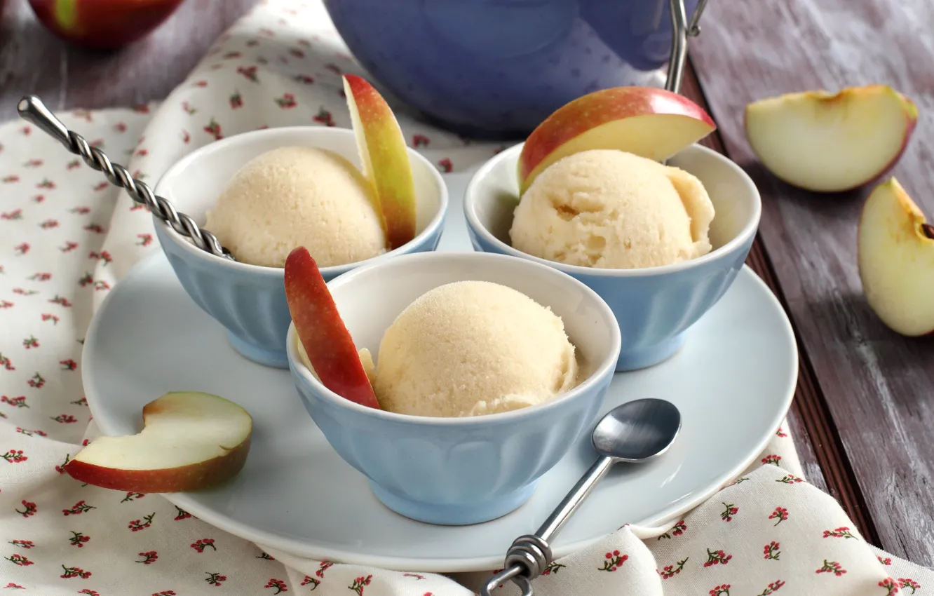 Фото обои яблоки, тарелка, мороженое, фрукты, десерт, ложки
