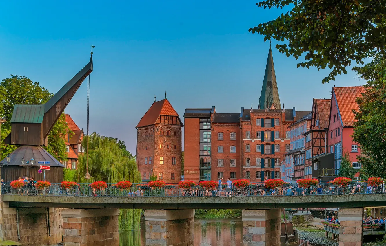 Фото обои цветы, мост, река, здания, дома, кран, Германия, Germany
