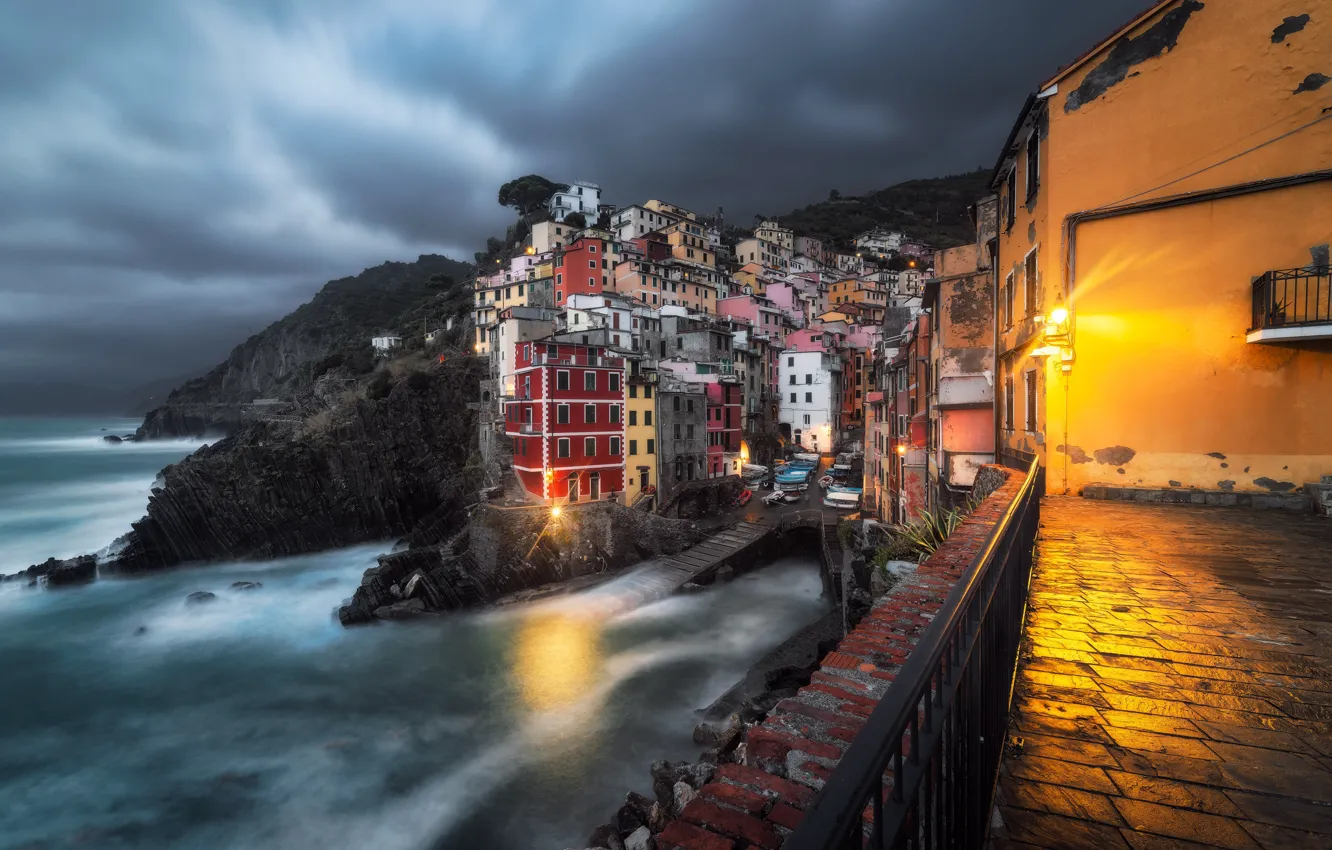 Фото обои море, скалы, побережье, здания, дома, Италия, набережная, Italy