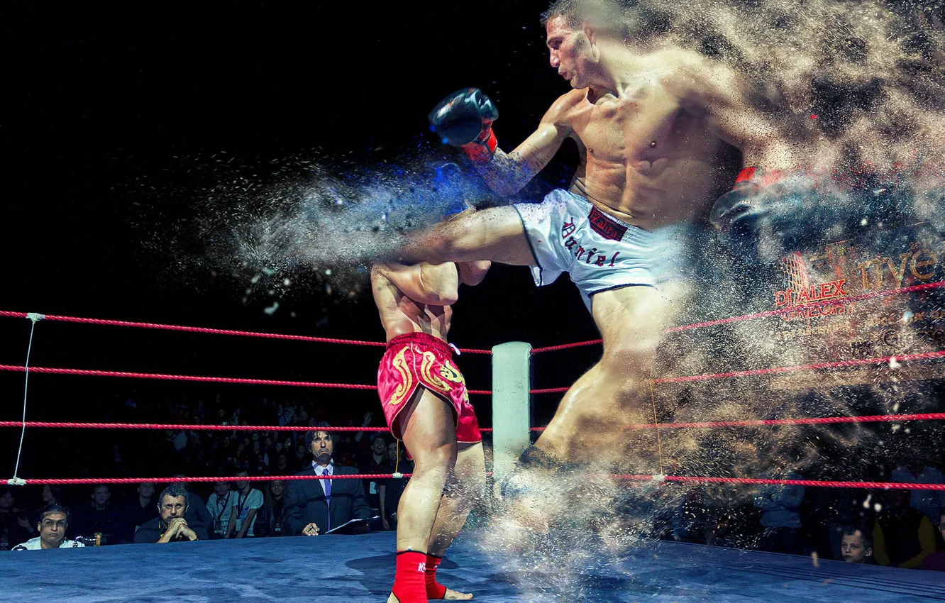 Фото обои перчатки, удар ногой, в ринге