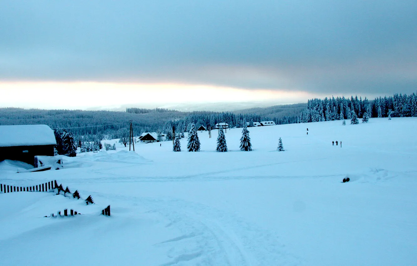 Фото обои зима, лыжники, поселок, Шумава, Богемия, national park Šumava