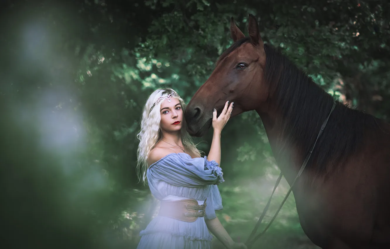 Фото обои зелень, девушка, ветки, природа, стиль, парк, конь, листва