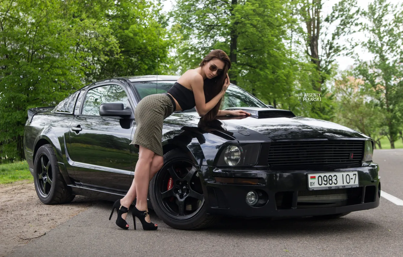 Фото обои авто, Ford, Девушки, красивая девушка, позирует над машиной