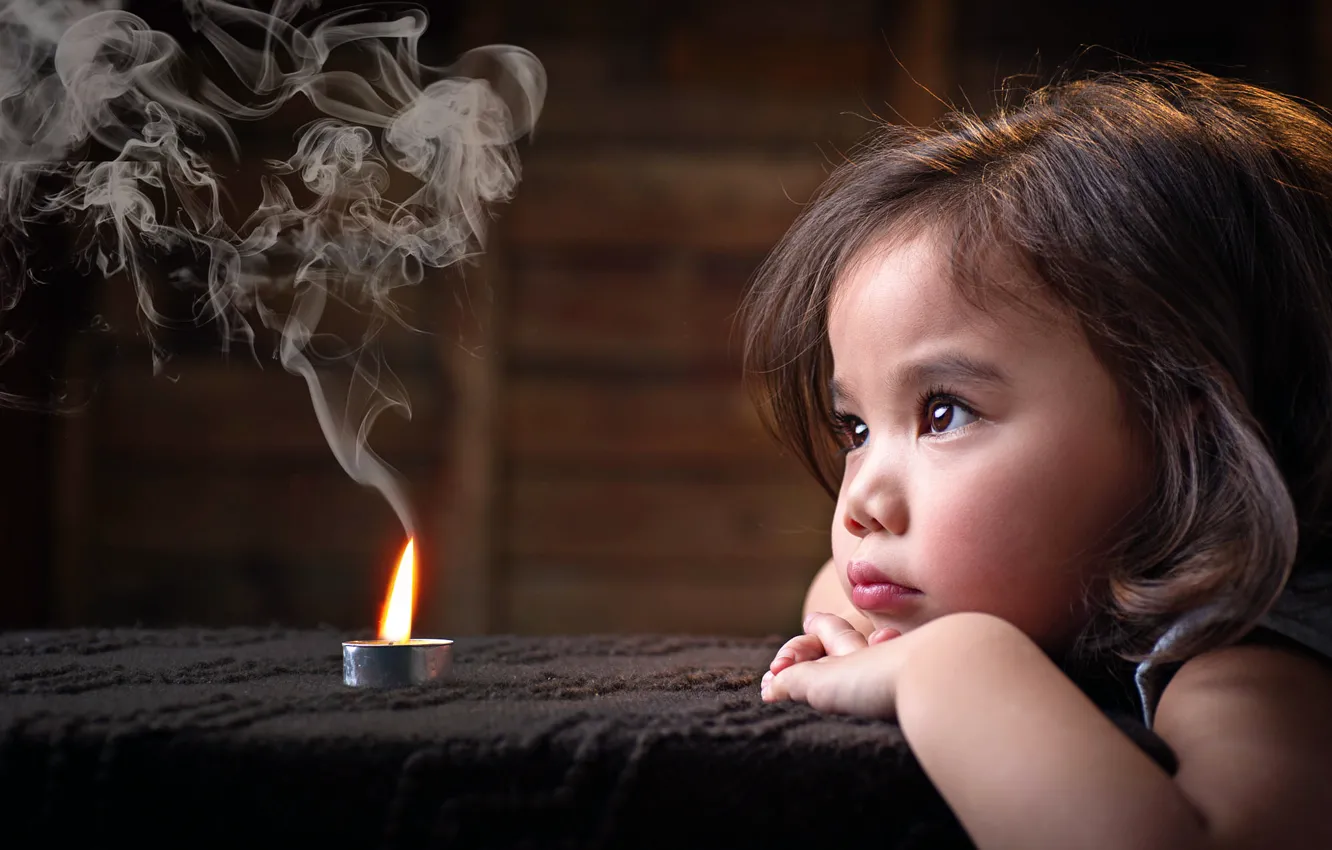 Фото обои дым, свеча, девочка