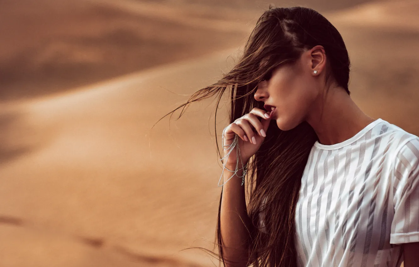 Фото обои девушка, ветер, пустыня, макияж, Chromatropic